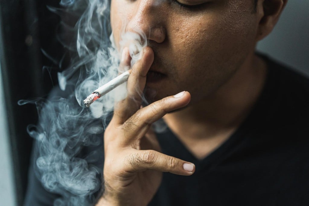 How to remove tobacco stains from teeth?
